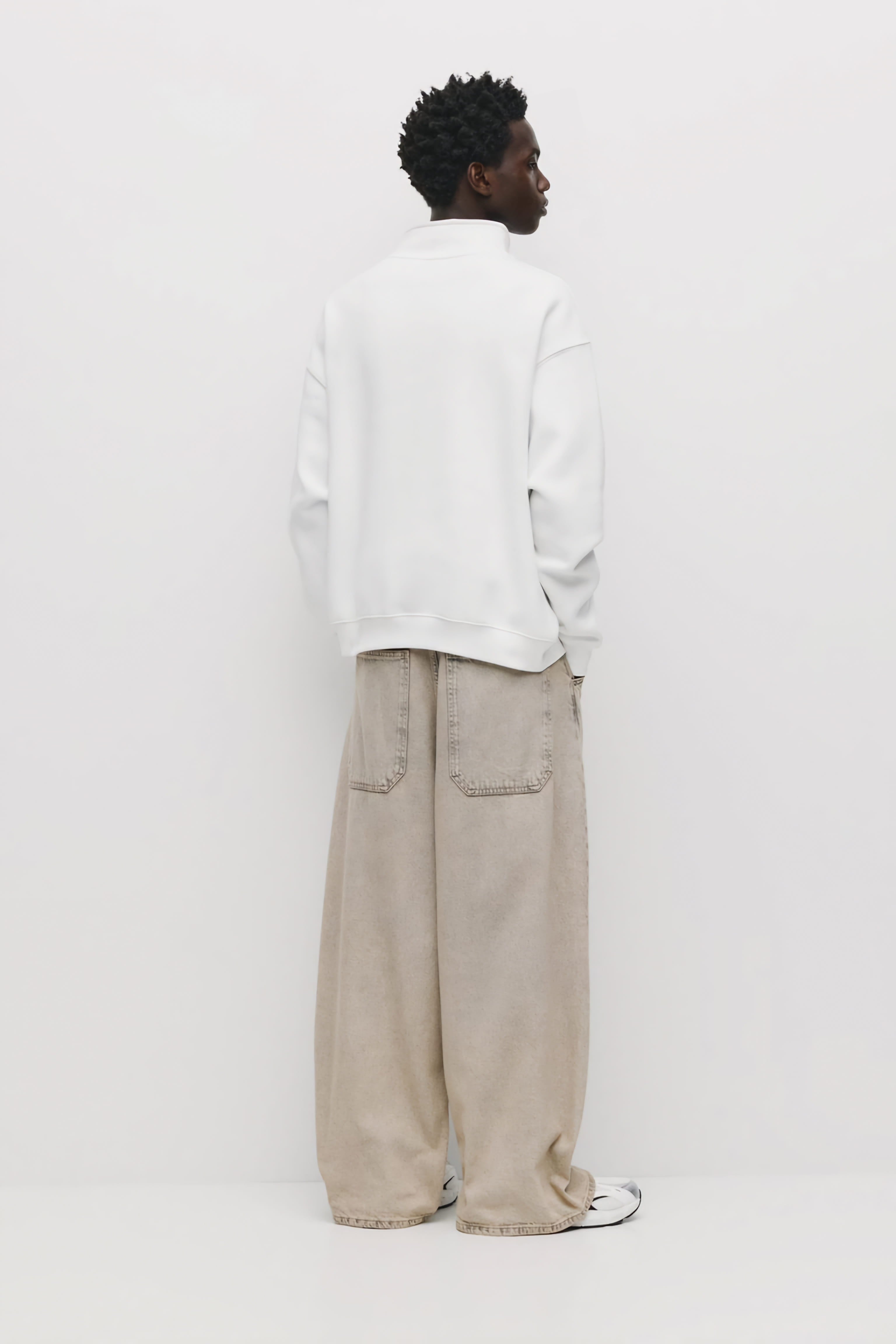 Pull&Bear Oversized Quarter-Zip Sweatshirt –White - Lovr