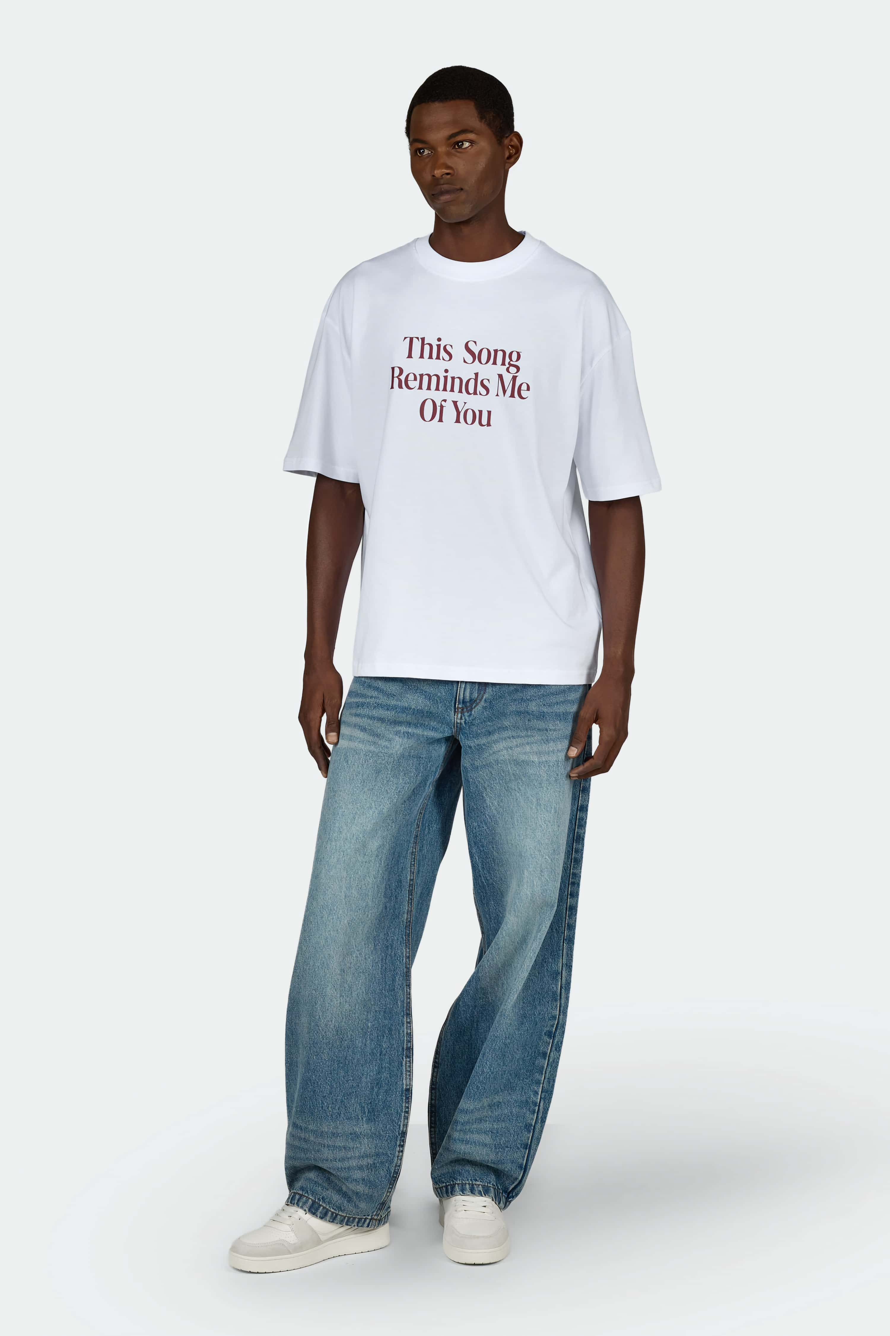 Pagador "This Song Reminds Me Of You" Oversized Tee – White/Burgundy - Lovr